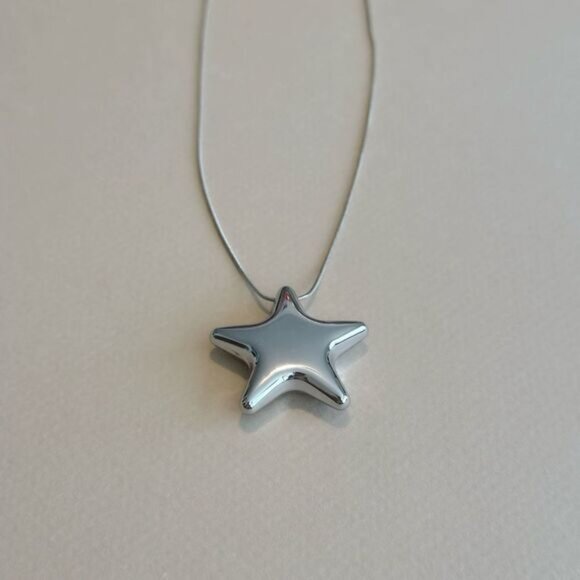 Silver Star Pendant Necklace M1219 - Picture 2 of 3